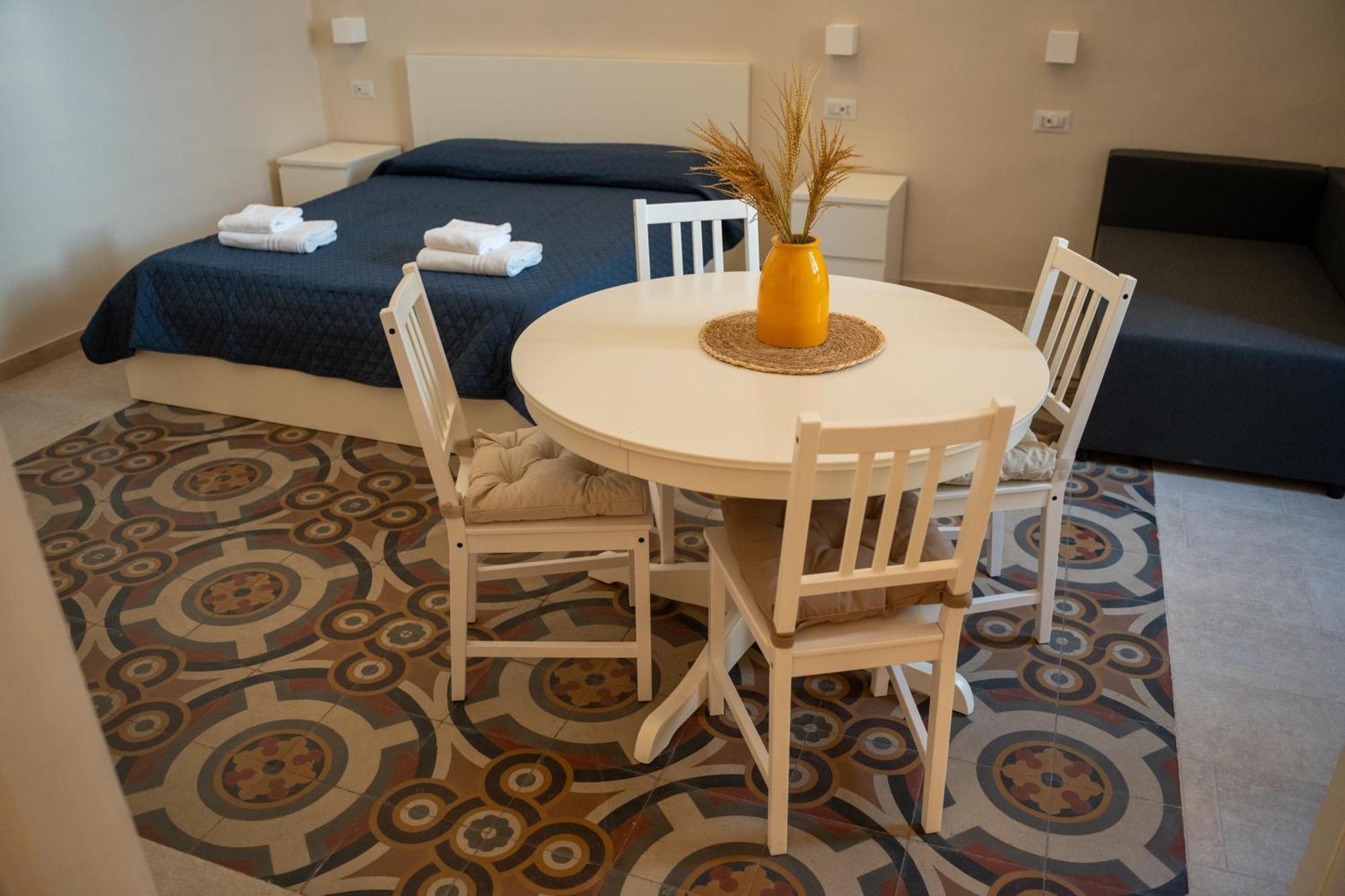 Principe Amedeo 93 Bed & Breakfast Bari Exterior photo